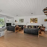 Gia - 500m From The Sea By Interhome