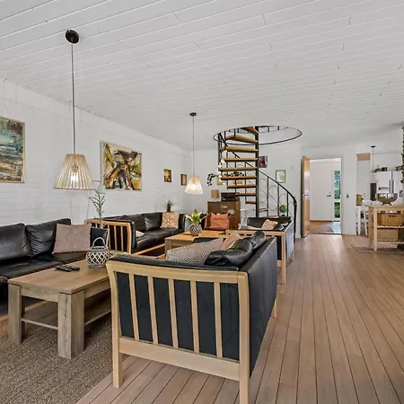 Vakantiehuis Gia - 500m From The Sea By Interhome *